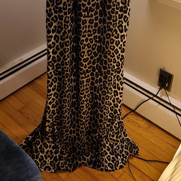 COPY - Maxi dress..leopard print M - Picture 2 of 4